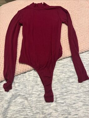 Bozzolo Ribbed Mock Neck Bodysuit in Burgundy